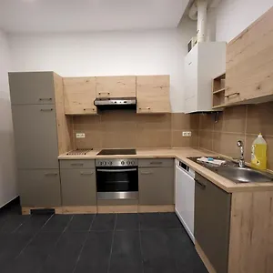 Donaufelder City Apartment